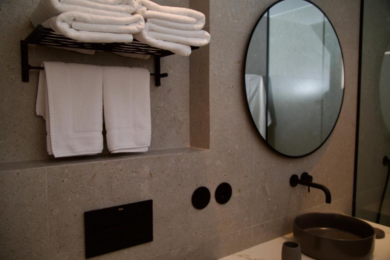 Suite 101 - 2 Bedroom Suite At Amando Perez Suites Ribadeo Eksteriør billede